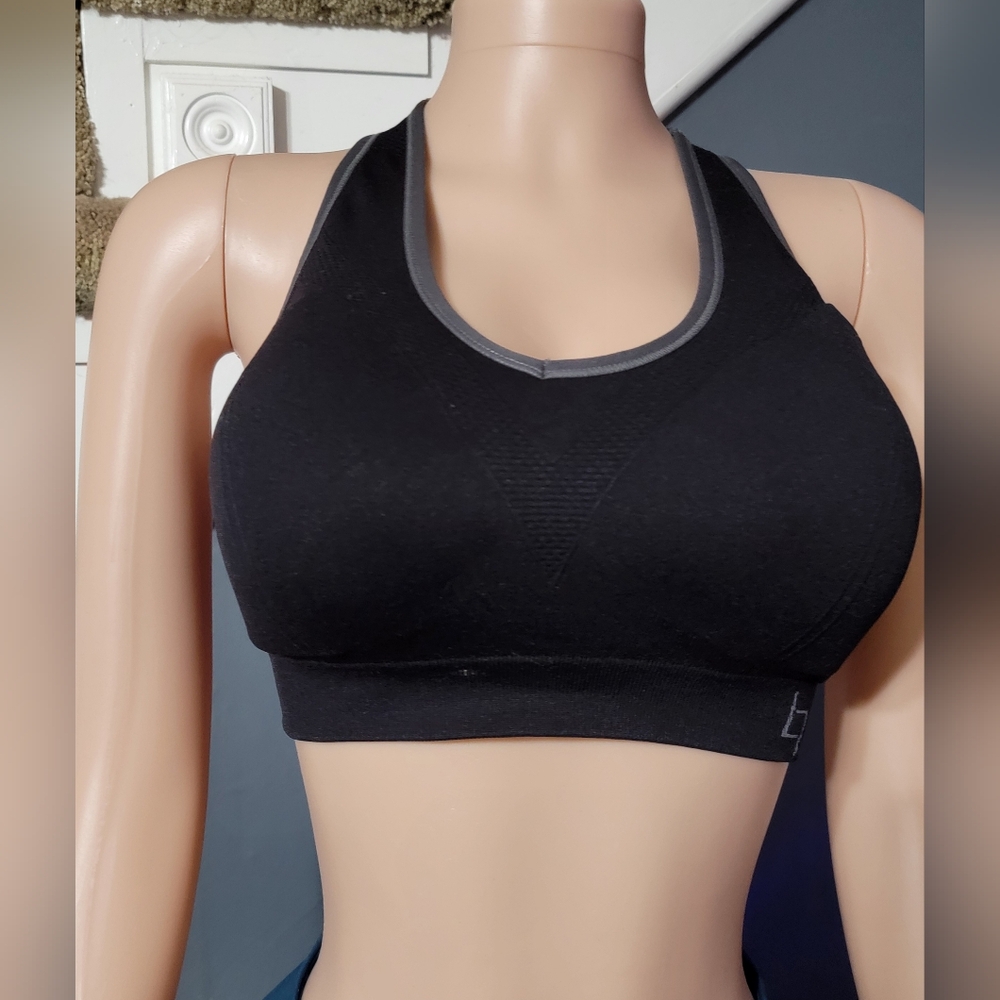 Sleek Black Sports Bra with Gray Accents